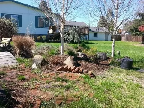 791 S Shasta, Eagle Point, OR 97524 photo 2