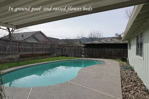 75 Donna Way, Central Point, OR 97502 photo 6