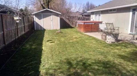 241 Samuel Lane Loop, Phoenix, OR 97535 photo 9