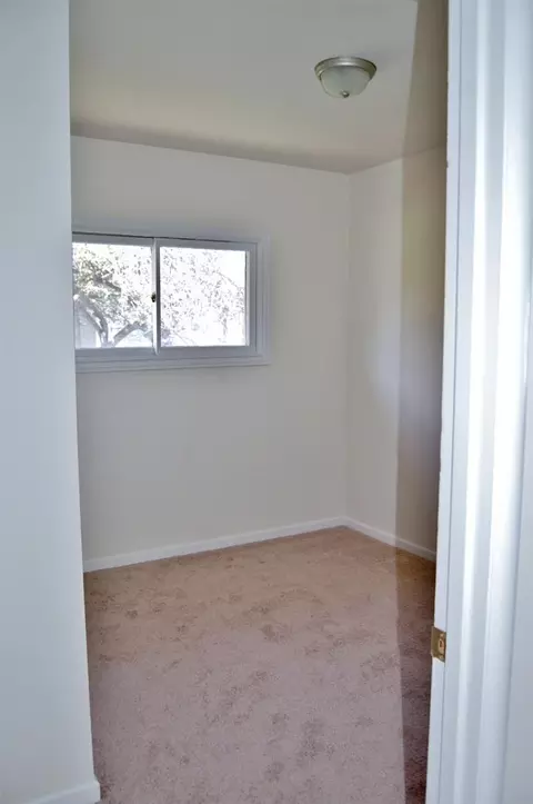325 S Royal Ave, Eagle Point, OR 97524 photo 14