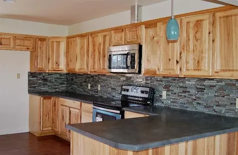 325 S Royal Ave, Eagle Point, OR 97524 photo 7