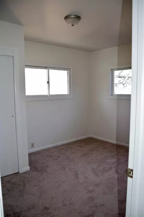 325 S Royal Ave, Eagle Point, OR 97524 photo 13