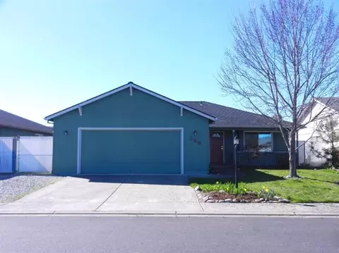 359 Bradley Way, Eagle Point, OR 97524 photo 1