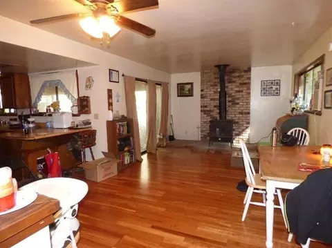 784 Garner Rd, Cave Junction, OR 97523 photo 4