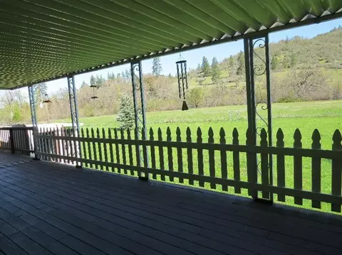 5025 E Antelope Rd, Eagle Point, OR 97524 photo 1