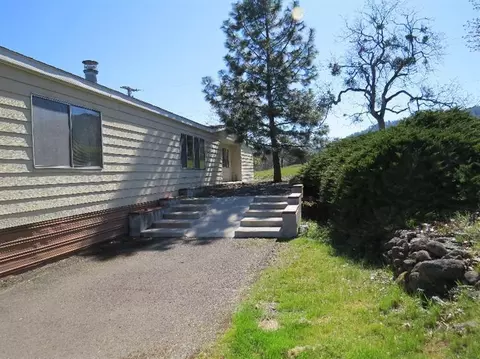 5025 E Antelope Rd, Eagle Point, OR 97524 photo 3