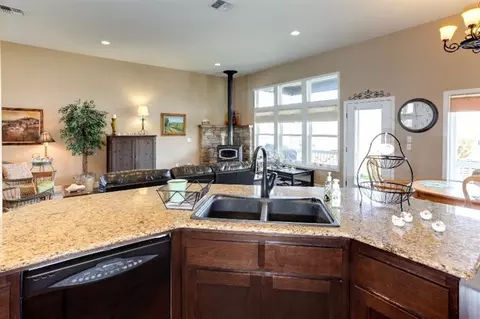 642 Sheffield Dr, Eagle Point, OR 97524 photo 9