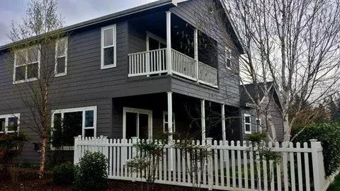 447 Richardson Dr, Central Point, OR 97502 photo 3