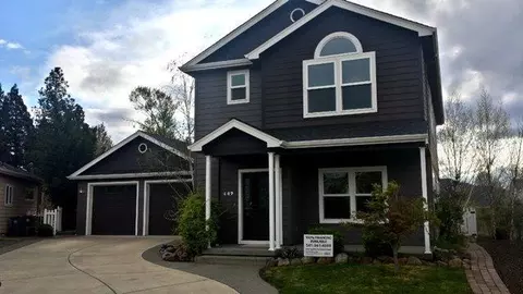 447 Richardson Dr, Central Point, OR 97502 photo 1