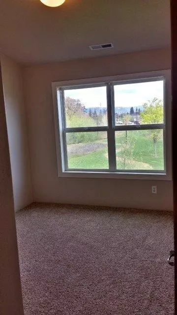 447 Richardson Dr, Central Point, OR 97502 photo 11