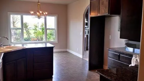 447 Richardson Dr, Central Point, OR 97502 photo 8