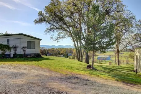11126 Agate Rd, Eagle Point, OR 97524 photo 4