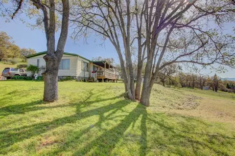 11126 Agate Rd, Eagle Point, OR 97524 photo 1