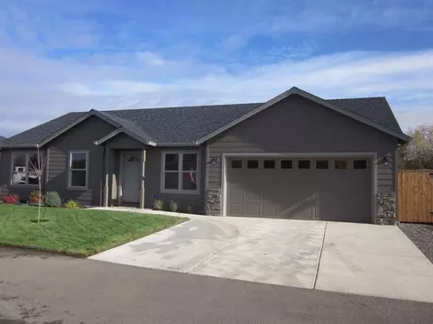 112 Dianne Way, Eagle Point, OR 97524 photo 2