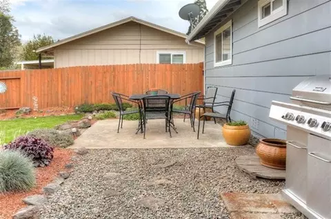 305 S Rose St, Phoenix, OR 97535 photo 21