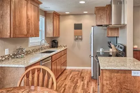 305 S Rose St, Phoenix, OR 97535 photo 6