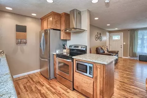305 S Rose St, Phoenix, OR 97535 photo 7