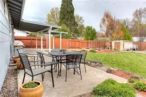 305 S Rose St, Phoenix, OR 97535 photo 19