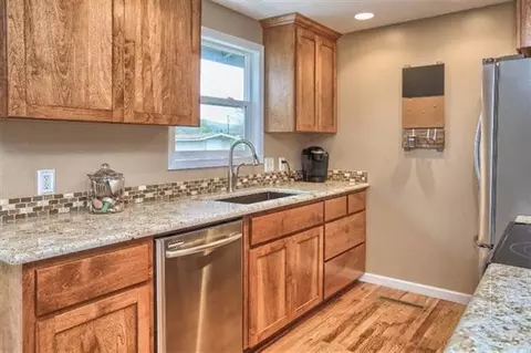 305 S Rose St, Phoenix, OR 97535 photo 5