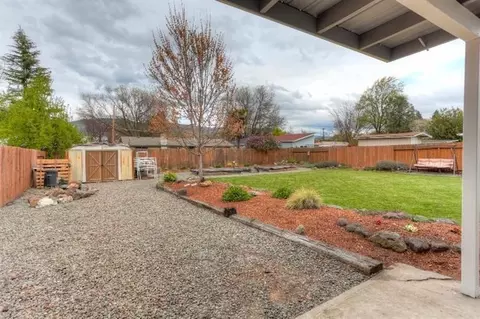 305 S Rose St, Phoenix, OR 97535 photo 20