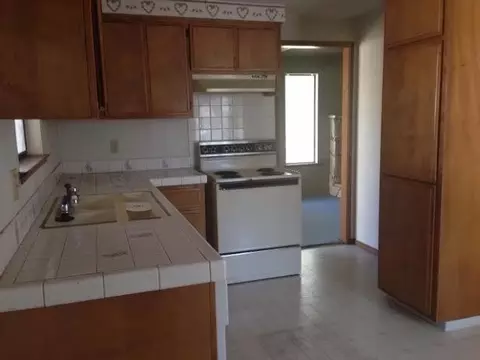 643 Malabar St, Central Point, OR 97502 photo 2