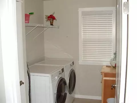 98 Mccully Ln, Jacksonville, OR 97530 photo 10