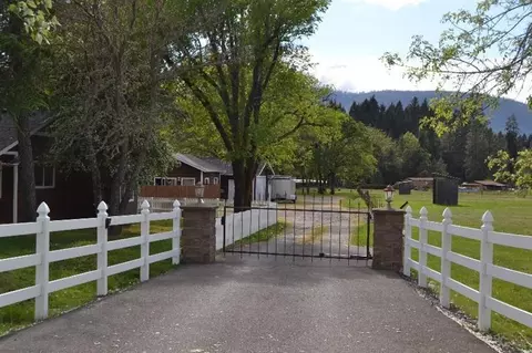 1836 Laurel Rd, Cave Junction, OR 97523 photo 3