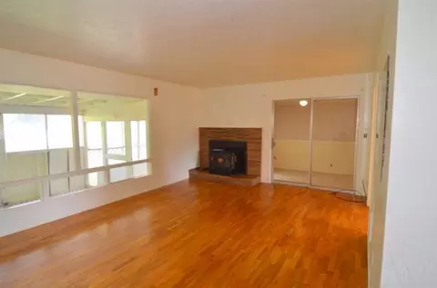 321 Oak St, Phoenix, OR 97535 photo 7