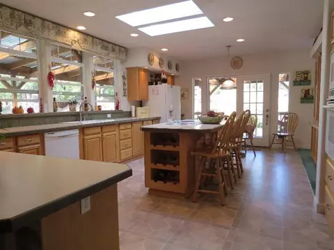 3158 Cobleigh Rd, Eagle Point, OR 97524 photo 3