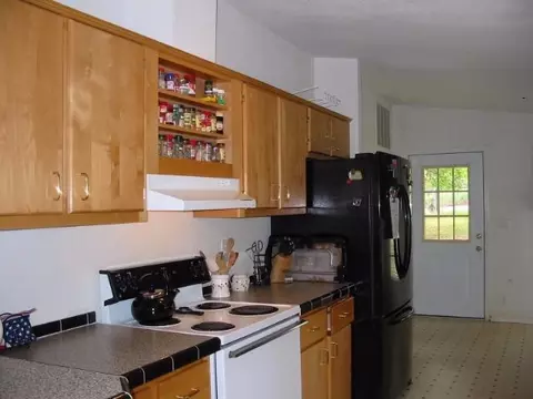 718 Summit Loop, Grants Pass, OR 97527 photo 3