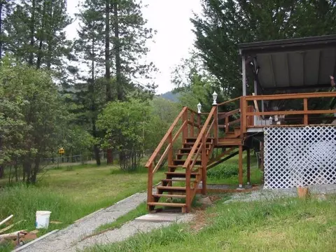 718 Summit Loop, Grants Pass, OR 97527 photo 2