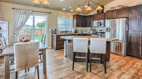 462 N De Anjou Ave, Eagle Point, OR 97524 photo 10