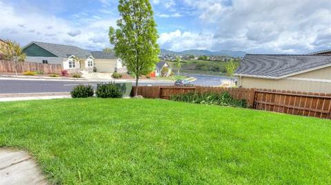 462 N De Anjou Ave, Eagle Point, OR 97524 photo 3