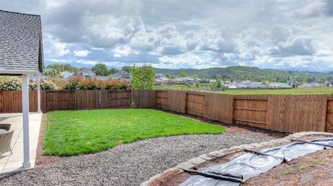 462 N De Anjou Ave, Eagle Point, OR 97524 photo 25