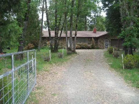 4988 Holland Loop, Cave Junction, OR 97523 photo 2