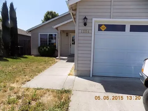 1254 Hawk Dr, Central Point, OR 97502 photo 1