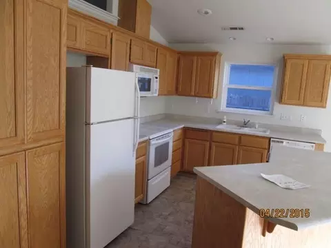 1254 Hawk Dr, Central Point, OR 97502 photo 3