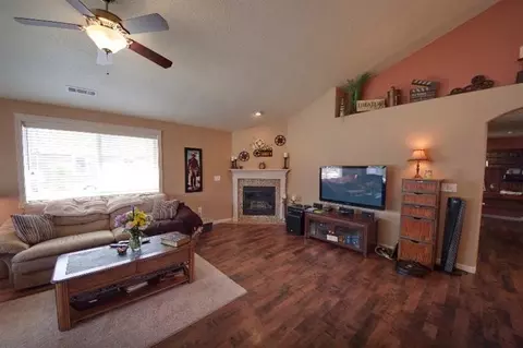 616 John Wayne Dr, Central Point, OR 97502 photo 5