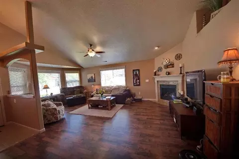 616 John Wayne Dr, Central Point, OR 97502 photo 6
