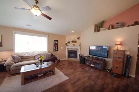 616 John Wayne Dr, Central Point, OR 97502 photo 4