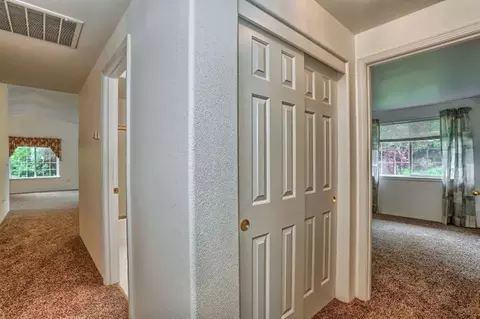 573 C St, Phoenix, OR 97535 photo 22