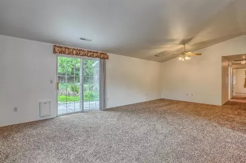 573 C St, Phoenix, OR 97535 photo 13