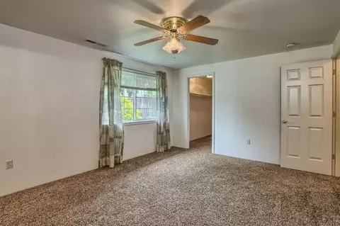 573 C St, Phoenix, OR 97535 photo 23