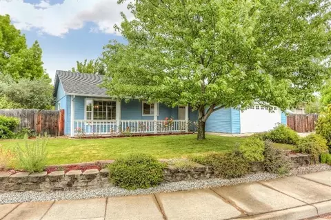 573 C St, Phoenix, OR 97535 photo 2