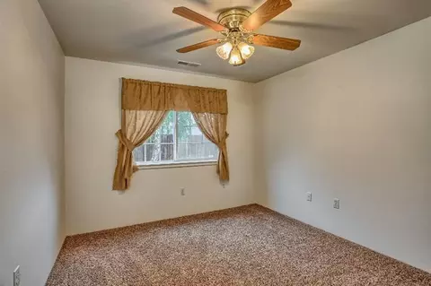 573 C St, Phoenix, OR 97535 photo 20