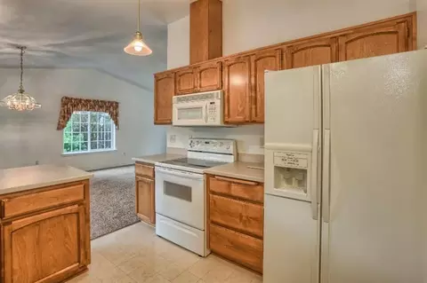573 C St, Phoenix, OR 97535 photo 9