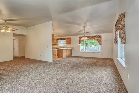 573 C St, Phoenix, OR 97535 photo 14