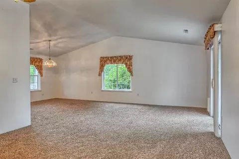 573 C St, Phoenix, OR 97535 photo 15