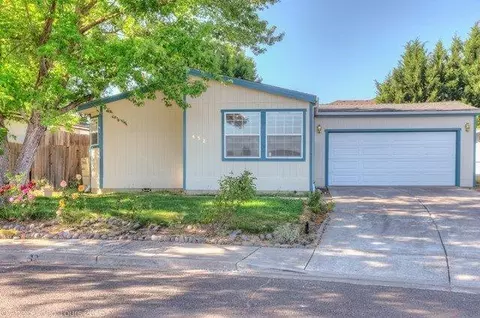 652 N N Hts, Eagle Point, OR 97524 photo 1