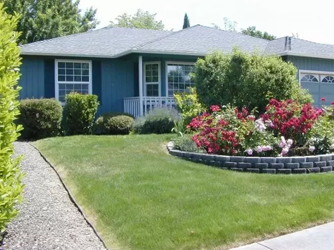 633 Benjamin Way, Phoenix, OR 97535 photo 3